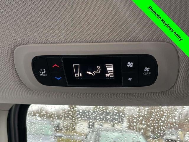 2020 Chrysler Voyager LX