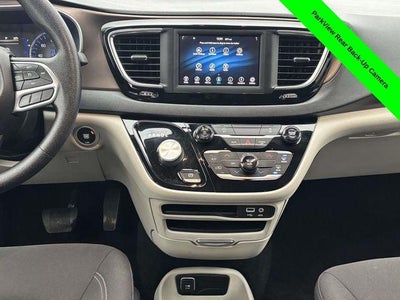 2020 Chrysler Voyager LX