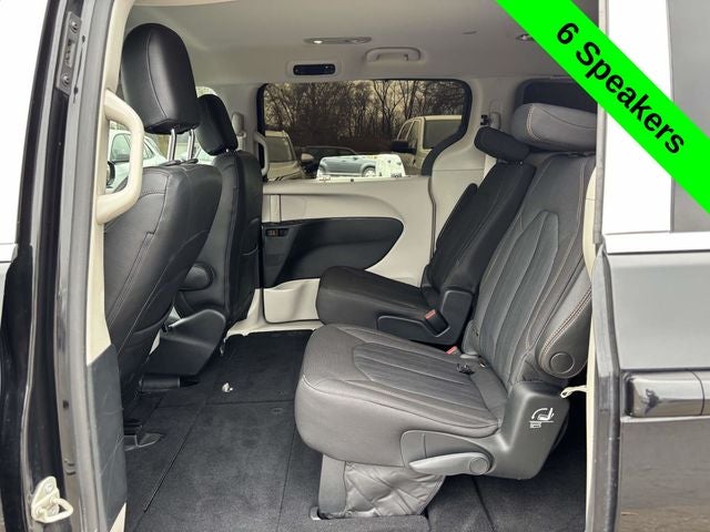 2020 Chrysler Pacifica Touring