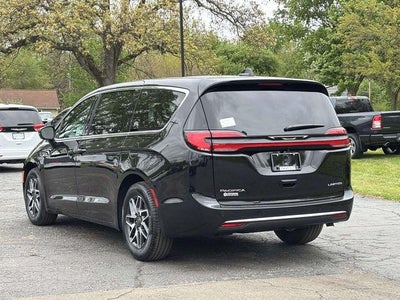 2027 Chrysler Pacifica PACIFICA LIMITED