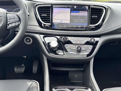 2027 Chrysler Pacifica PACIFICA LIMITED