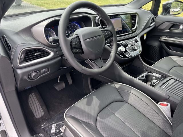 2027 Chrysler Pacifica PACIFICA LIMITED