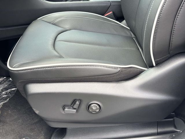 2027 Chrysler Pacifica PACIFICA LIMITED