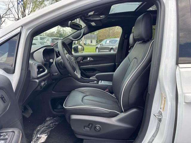 2027 Chrysler Pacifica PACIFICA LIMITED