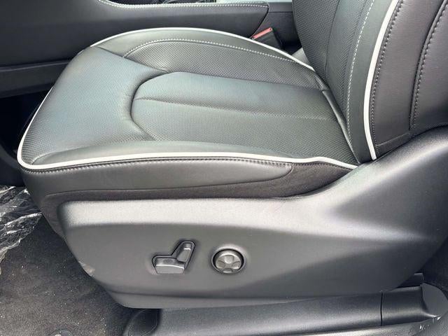 2027 Chrysler Pacifica PACIFICA LIMITED