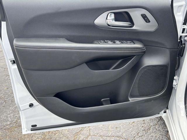 2027 Chrysler Pacifica PACIFICA LIMITED
