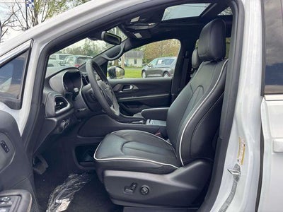2027 Chrysler Pacifica PACIFICA LIMITED
