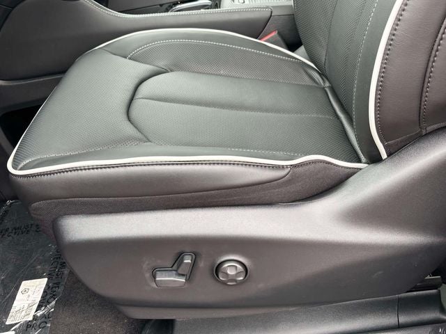 2027 Chrysler Pacifica PACIFICA LIMITED