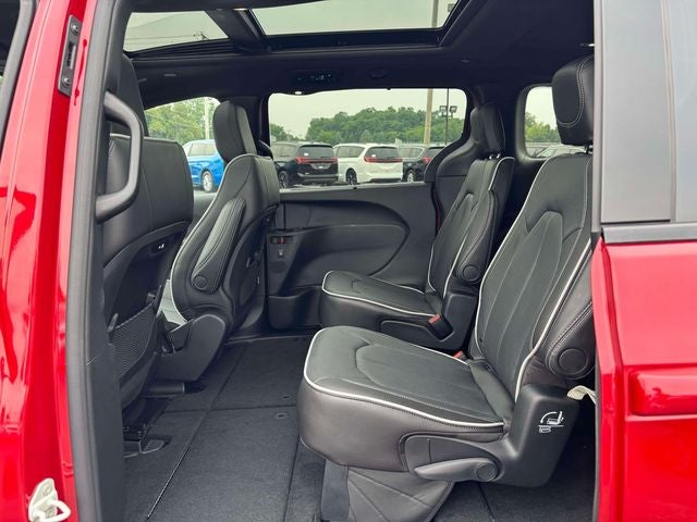 2027 Chrysler Pacifica PACIFICA LIMITED