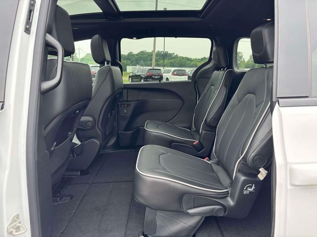 2027 Chrysler Pacifica PACIFICA LIMITED