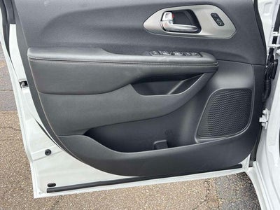 2027 Chrysler Pacifica PACIFICA LIMITED