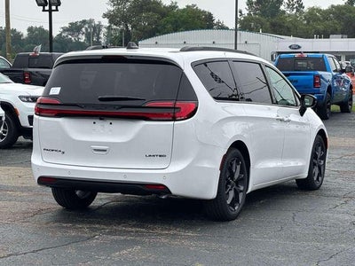 2027 Chrysler Pacifica PACIFICA LIMITED