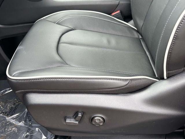2027 Chrysler Pacifica PACIFICA LIMITED
