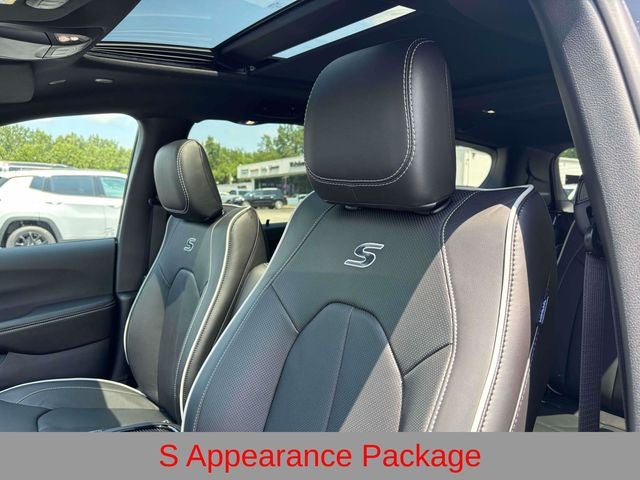 2027 Chrysler Pacifica PACIFICA LIMITED