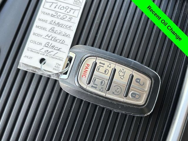 2023 Chrysler Pacifica Hybrid Touring L