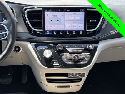 2023 Chrysler Pacifica Hybrid Touring L
