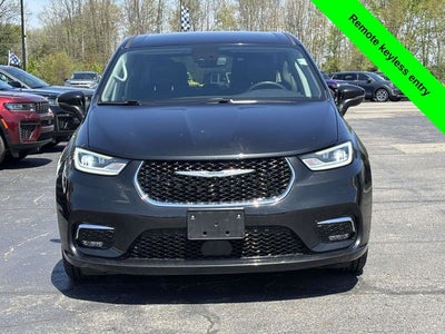 2023 Chrysler Pacifica Hybrid Touring L