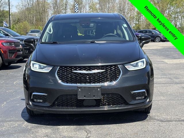 2023 Chrysler Pacifica Hybrid Touring L