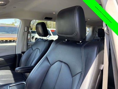 2023 Chrysler Pacifica Hybrid Touring L