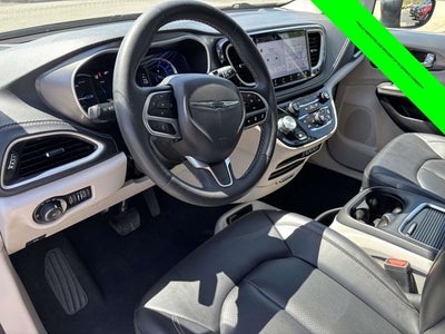 2023 Chrysler Pacifica Hybrid Touring L