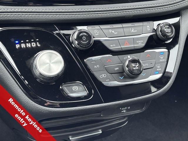 2026 Chrysler Pacifica PACIFICA SELECT AWD