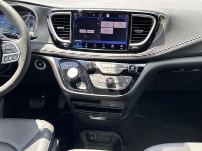 2027 Chrysler Pacifica PACIFICA SELECT AWD