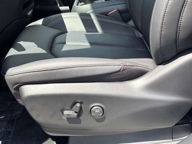 2027 Chrysler Pacifica PACIFICA SELECT AWD