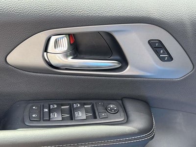 2027 Chrysler Pacifica PACIFICA SELECT AWD