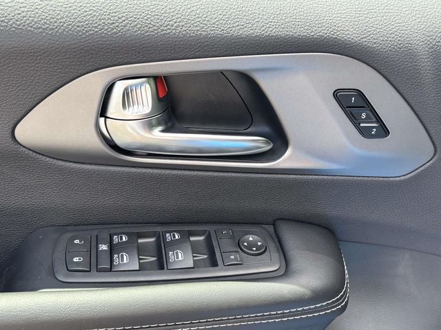 2027 Chrysler Pacifica PACIFICA SELECT AWD