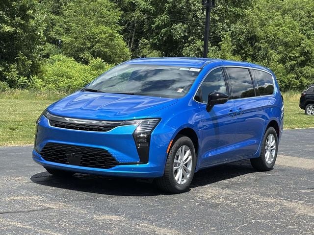2027 Chrysler Pacifica PACIFICA SELECT AWD