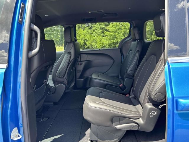 2027 Chrysler Pacifica PACIFICA SELECT AWD
