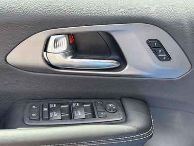 2027 Chrysler Pacifica PACIFICA SELECT AWD