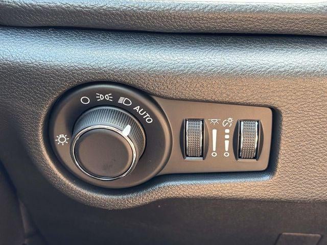 2027 Chrysler Pacifica PACIFICA SELECT AWD