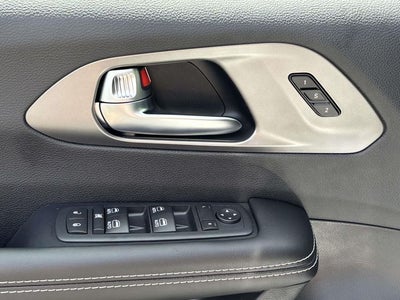 2027 Chrysler Pacifica PACIFICA SELECT AWD