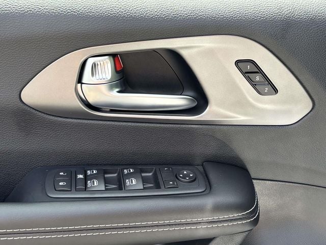 2027 Chrysler Pacifica PACIFICA SELECT AWD