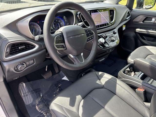 2027 Chrysler Pacifica PACIFICA SELECT AWD
