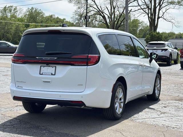 2027 Chrysler Pacifica PACIFICA SELECT AWD