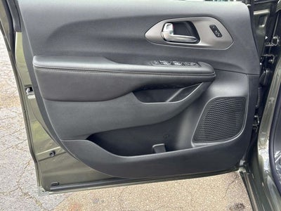 2027 Chrysler Pacifica PACIFICA SELECT AWD