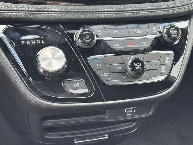 2027 Chrysler Pacifica PACIFICA SELECT AWD