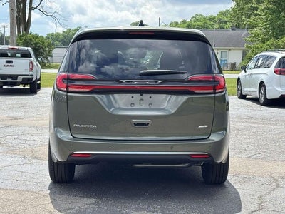 2027 Chrysler Pacifica PACIFICA SELECT AWD