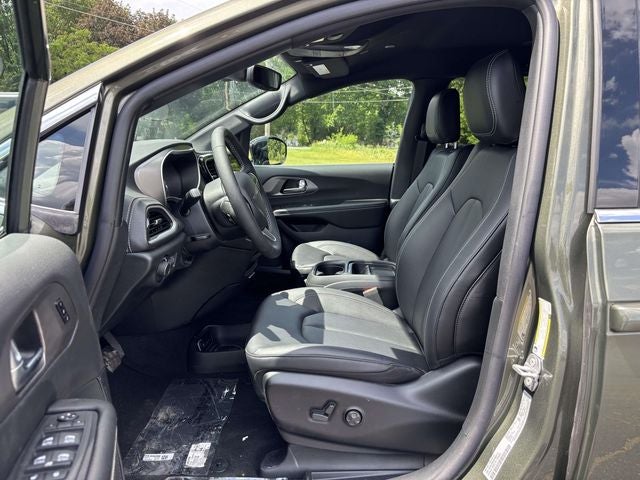 2027 Chrysler Pacifica PACIFICA SELECT AWD
