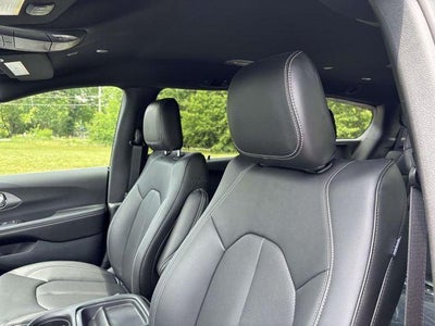 2027 Chrysler Pacifica PACIFICA SELECT AWD