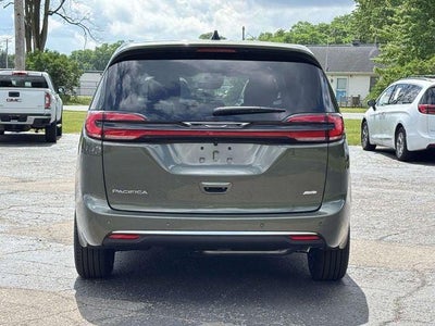 2027 Chrysler Pacifica PACIFICA SELECT AWD