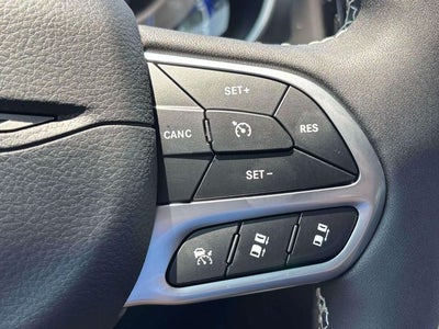 2027 Chrysler Pacifica PACIFICA SELECT AWD