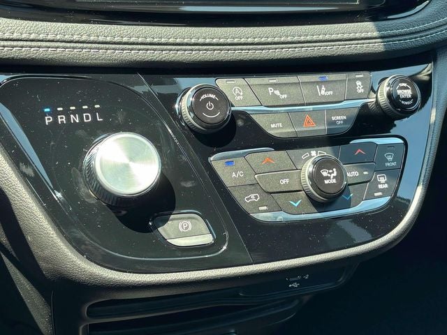 2027 Chrysler Pacifica PACIFICA SELECT AWD
