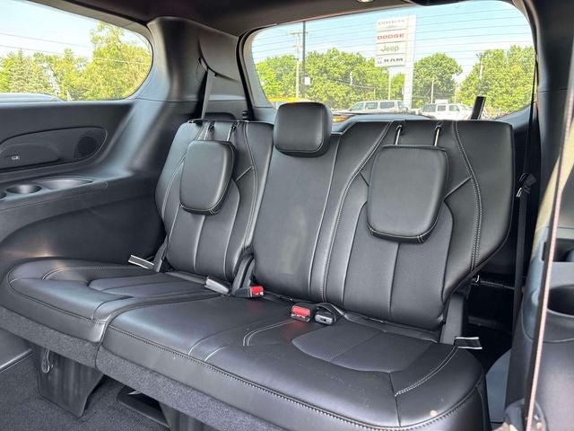 2027 Chrysler Pacifica PACIFICA SELECT AWD
