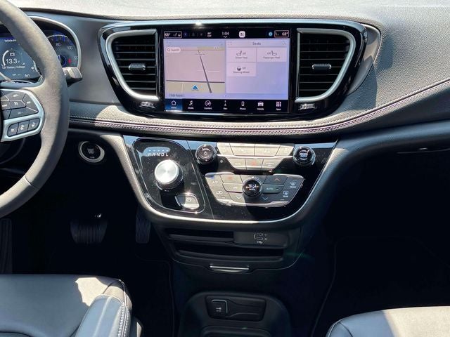 2027 Chrysler Pacifica PACIFICA SELECT AWD