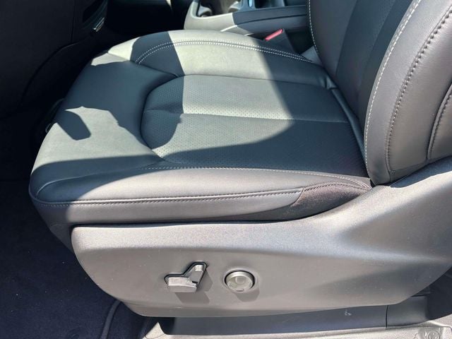 2027 Chrysler Pacifica PACIFICA SELECT AWD