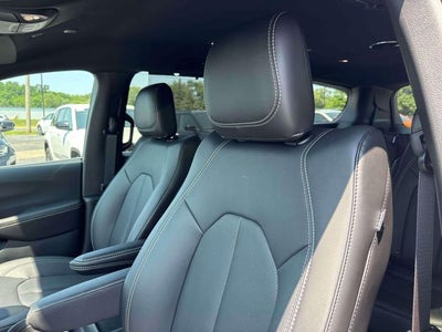 2027 Chrysler Pacifica PACIFICA SELECT AWD