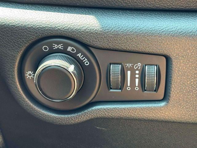 2027 Chrysler Pacifica PACIFICA SELECT AWD